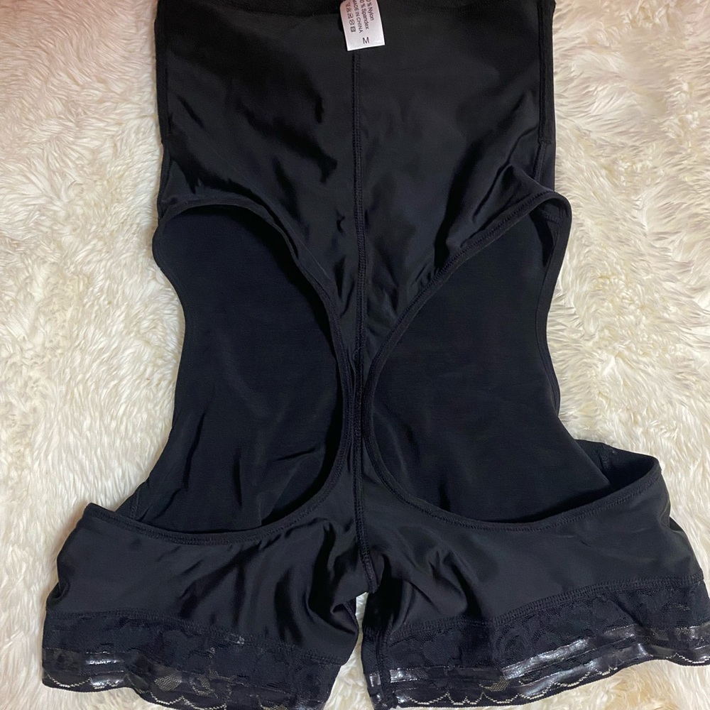 High waisted but lifting shaper. Brand new.